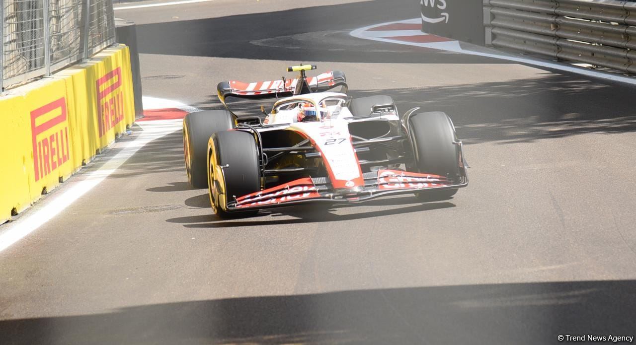 Bakıda Formula 1 komandalarının sərbəst yürüşü start götürüb (FOTO)