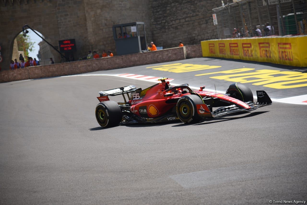"Ferrari" komandasının pilotu yarışı yarımçıq dayandırıb