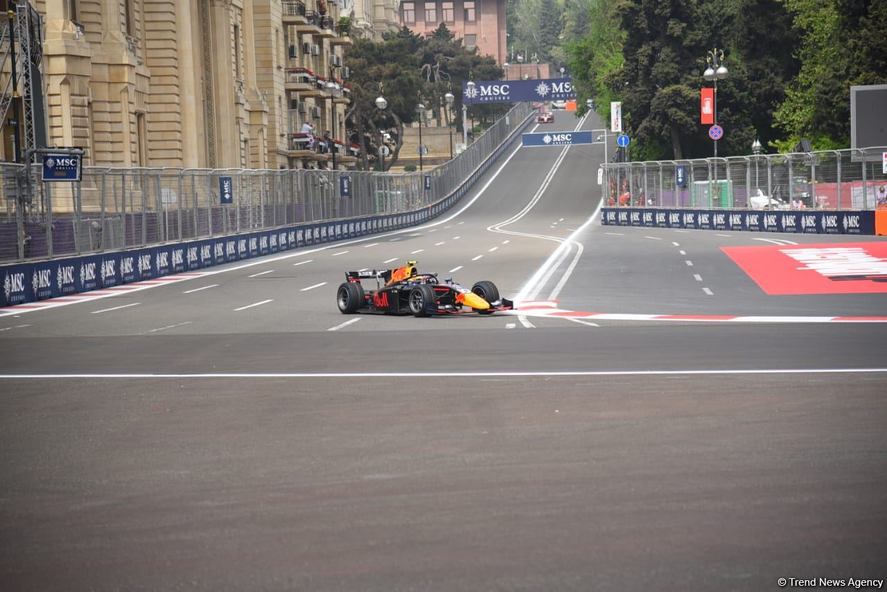Formula 1 komandalarının sprint yarışı zamanı qəza olub