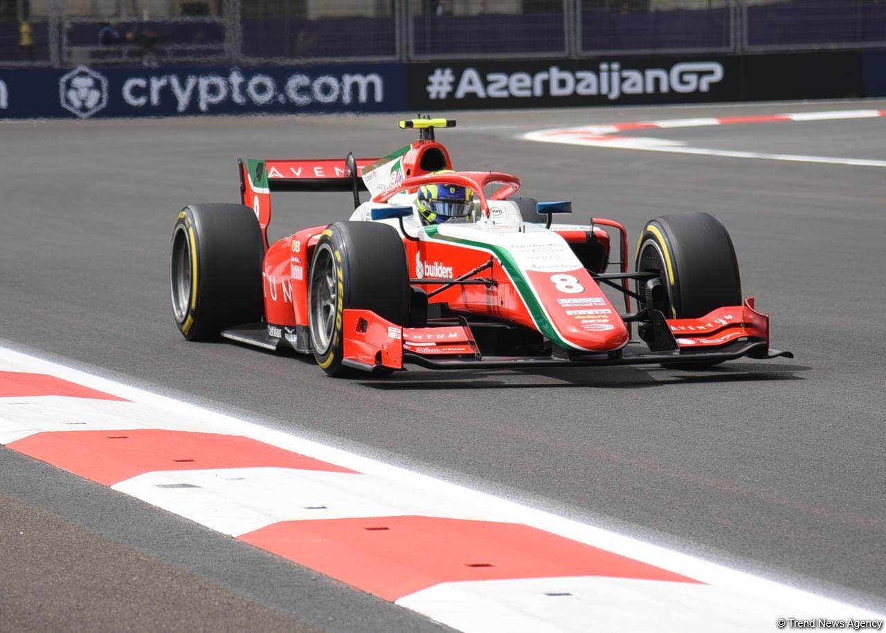 Bakıda Formula 2 komandalarının sərbəst yürüşləri start götürüb (FOTO/VİDEO)