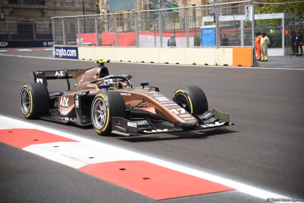 Bakıda Formula 2 komandalarının sərbəst yürüşləri start götürüb (FOTO/VİDEO)
