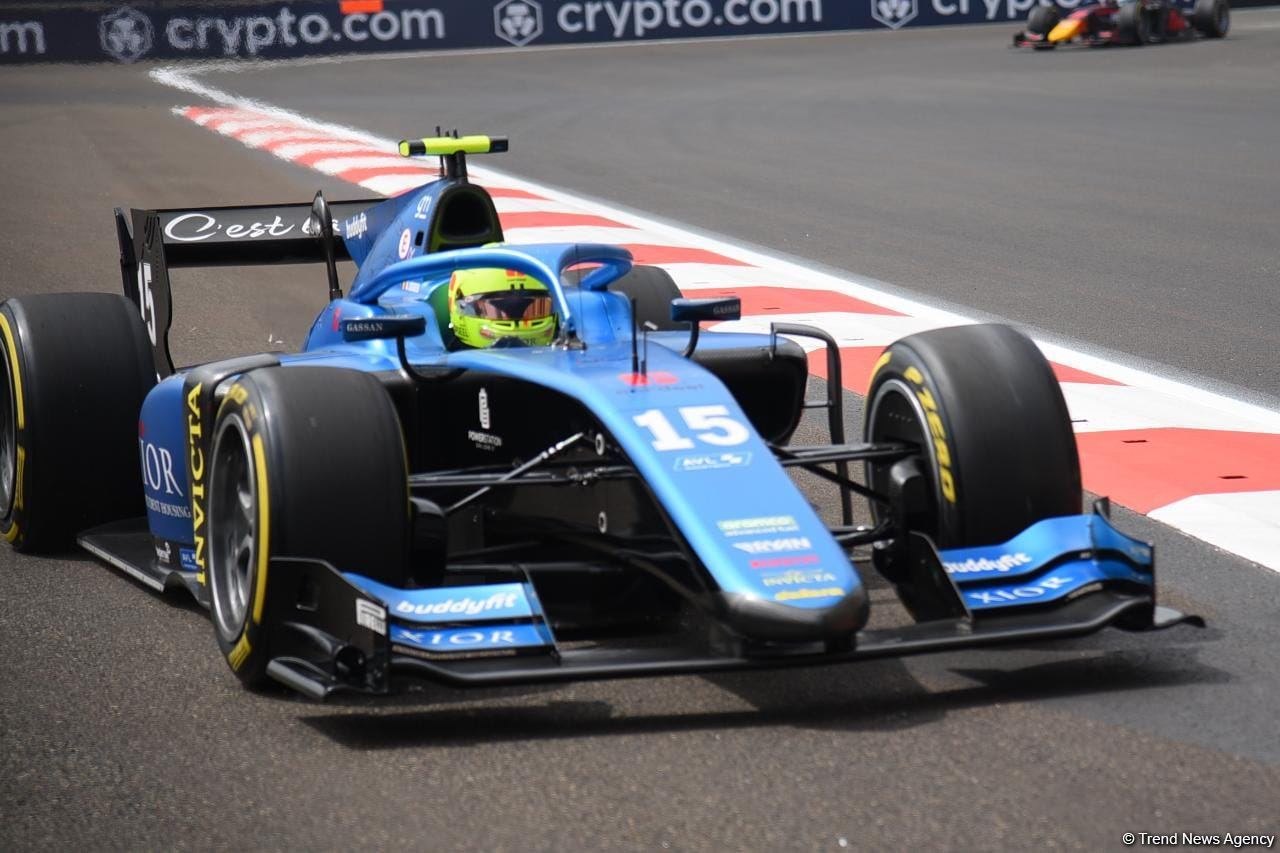 Bakıda Formula 2 komandalarının sərbəst yürüşləri start götürüb (FOTO/VİDEO)