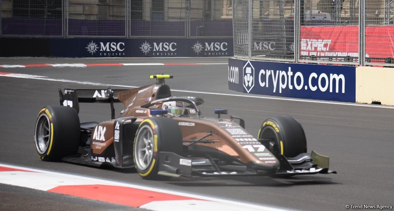 Bakıda Formula 2 komandalarının sərbəst yürüşləri start götürüb (FOTO/VİDEO)