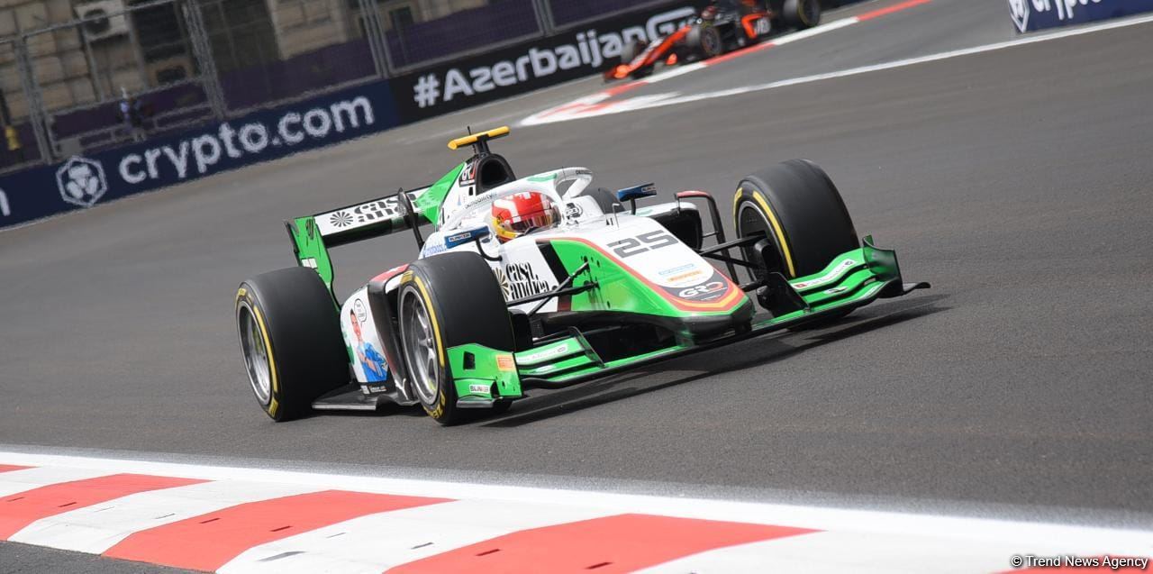 Bakıda Formula 2 komandalarının sərbəst yürüşləri start götürüb (FOTO/VİDEO)