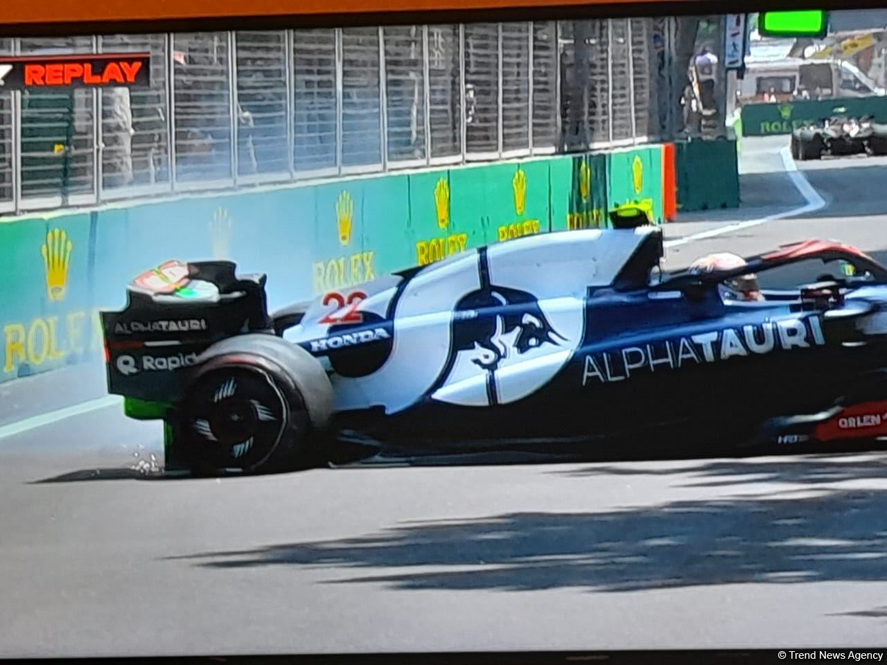 Formula 1 komandalarının sərbəst yürüşündə ilk qəza (FOTO)