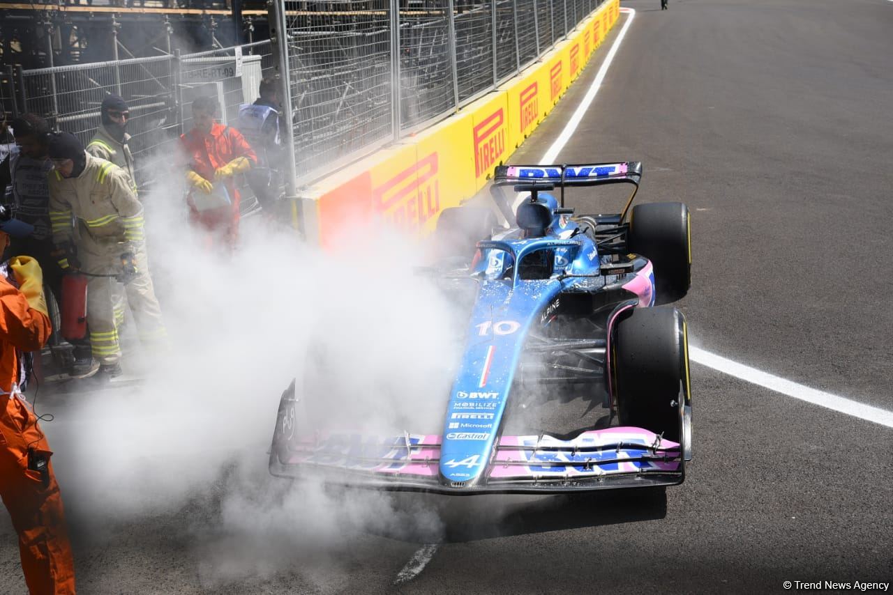 Formula 1 komandalarının sərbəst yürüşündə boliddə yanğın olub (FOTO/VİDEO)