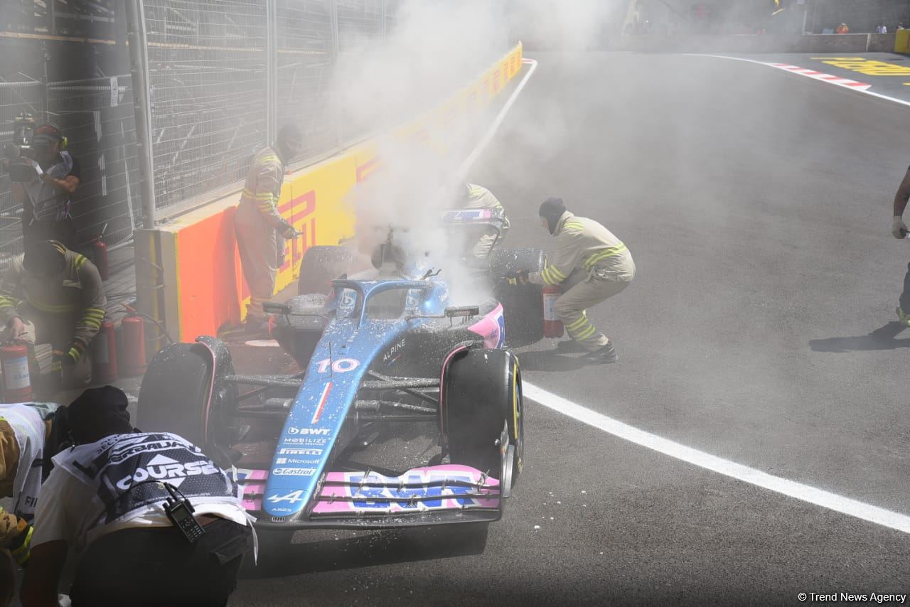 Formula 1 komandalarının sərbəst yürüşündə boliddə yanğın olub (FOTO/VİDEO)