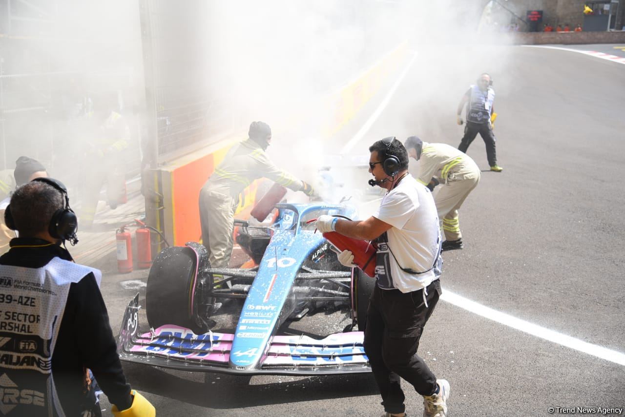 Formula 1 komandalarının sərbəst yürüşündə boliddə yanğın olub (FOTO/VİDEO)