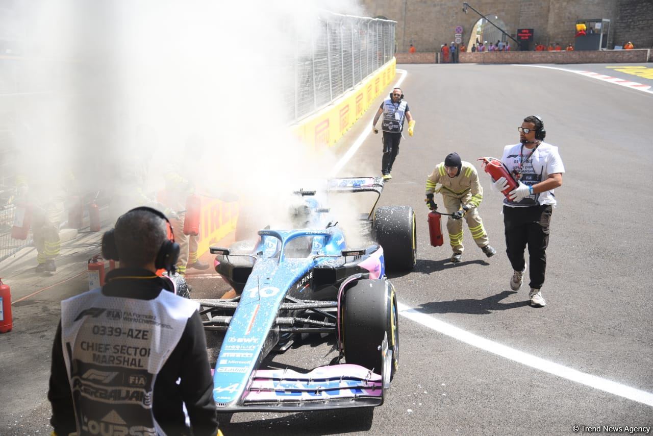 Formula 1 komandalarının sərbəst yürüşündə boliddə yanğın olub (FOTO/VİDEO)