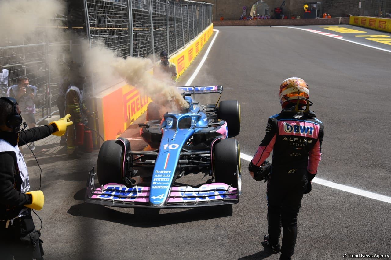 Formula 1 komandalarının sərbəst yürüşündə boliddə yanğın olub (FOTO/VİDEO)