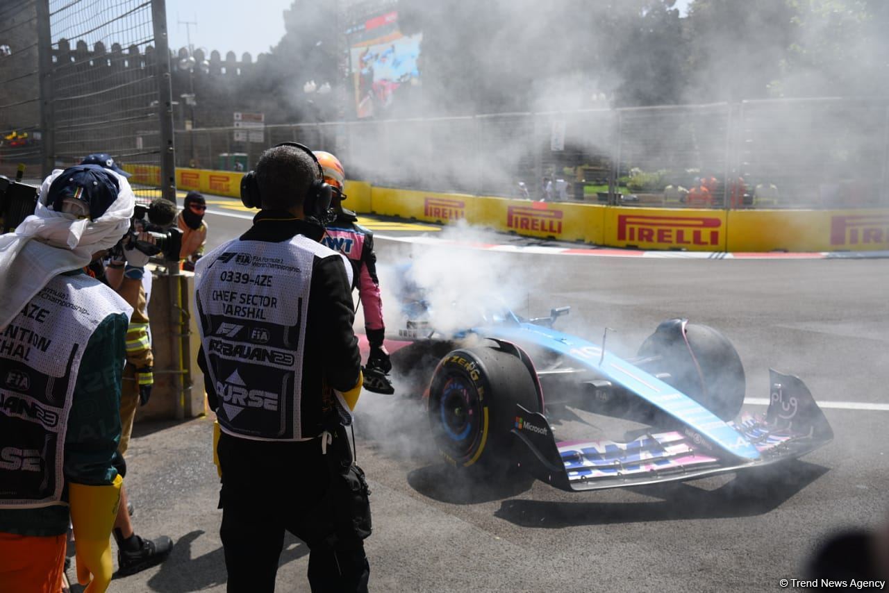 Formula 1 komandalarının sərbəst yürüşündə boliddə yanğın olub (FOTO/VİDEO)