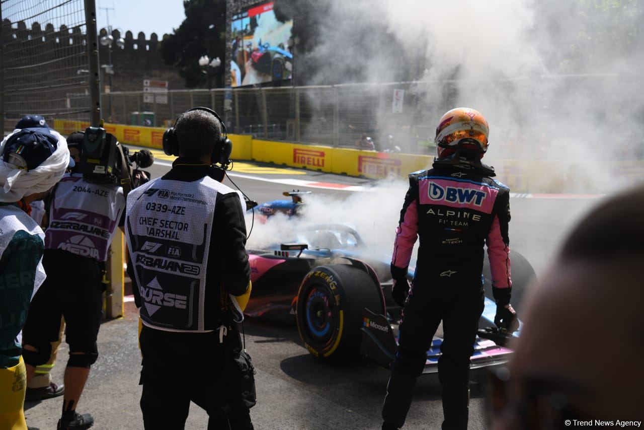 Formula 1 komandalarının sərbəst yürüşündə boliddə yanğın olub (FOTO/VİDEO)
