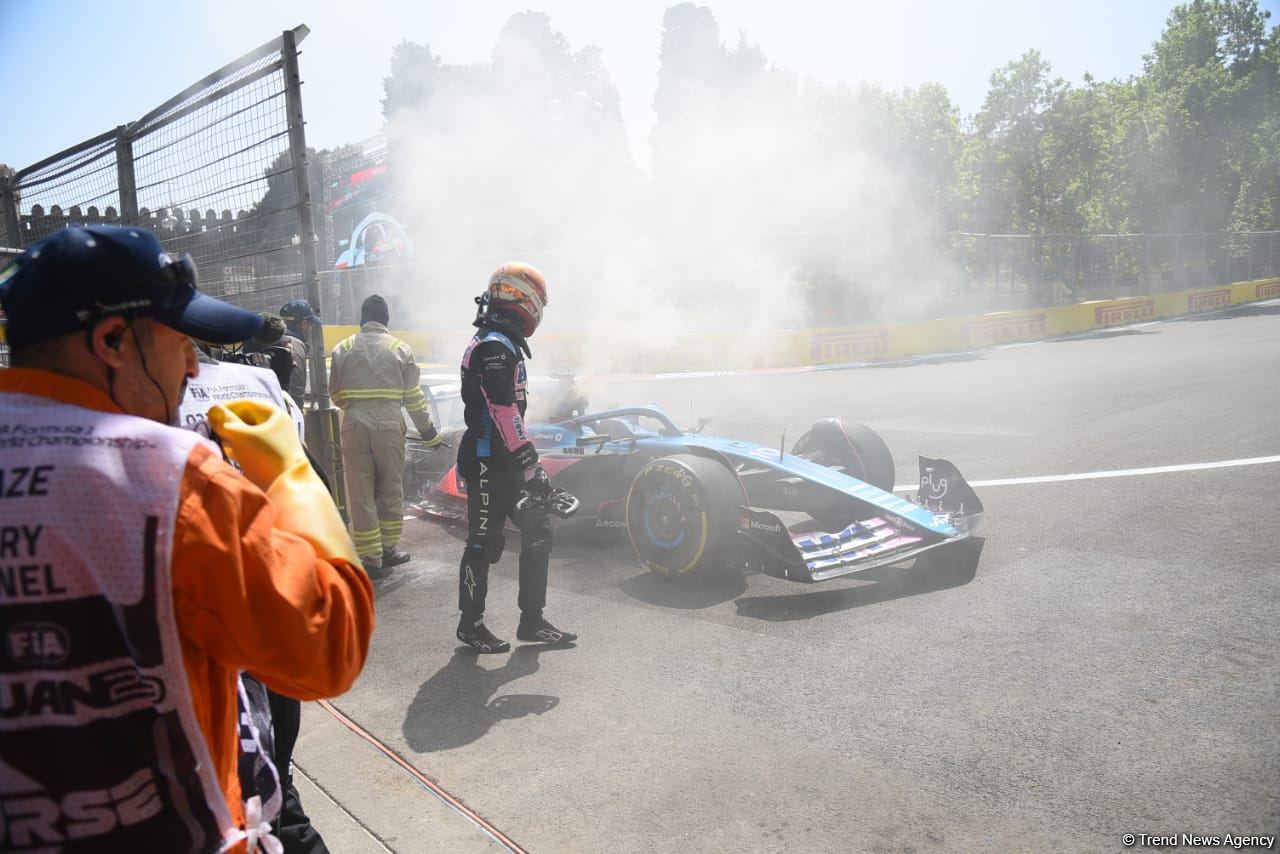 Formula 1 komandalarının sərbəst yürüşündə boliddə yanğın olub (FOTO/VİDEO)