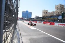 Formula 2 komandalarının birinci sprint yarışı başlayıb (FOTO)