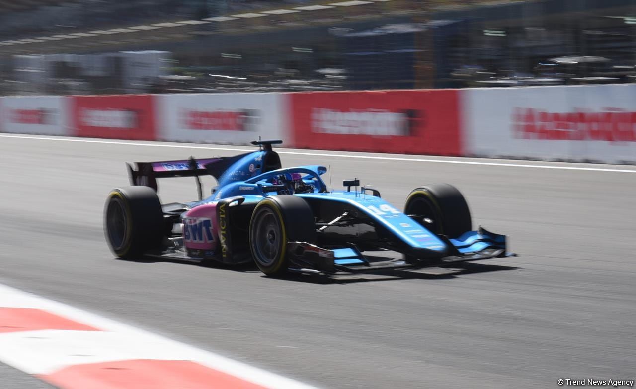 Formula 2 komandalarının birinci sprint yarışı başlayıb (FOTO)