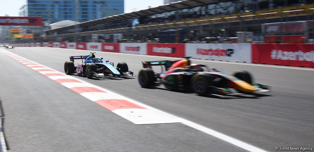 Formula 2 komandalarının birinci sprint yarışı başlayıb (FOTO)