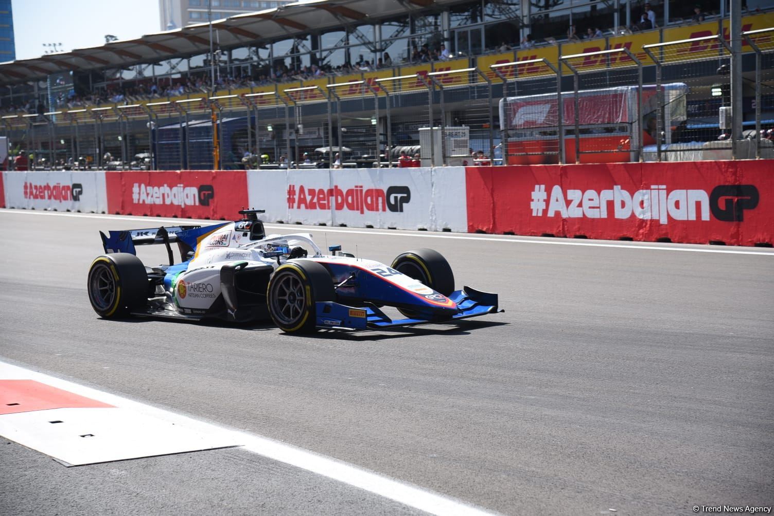 Formula 2 komandalarının birinci sprint yarışı başa çatıb (FOTO)