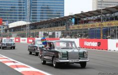 Formula 1 Azərbaycan Qran Prisi çərçivəsində klassik avtomobillərin yürüşü keçirilib (FOTO)