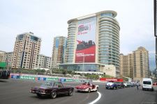 Formula 1 Azərbaycan Qran Prisi çərçivəsində klassik avtomobillərin yürüşü keçirilib (FOTO)