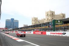 Formula 1 Azərbaycan Qran Prisi çərçivəsində klassik avtomobillərin yürüşü keçirilib (FOTO)