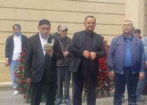 Xalq artisti Aftandil İsrafilov son mənzilə alqışlarla yol salındı (FOTO)