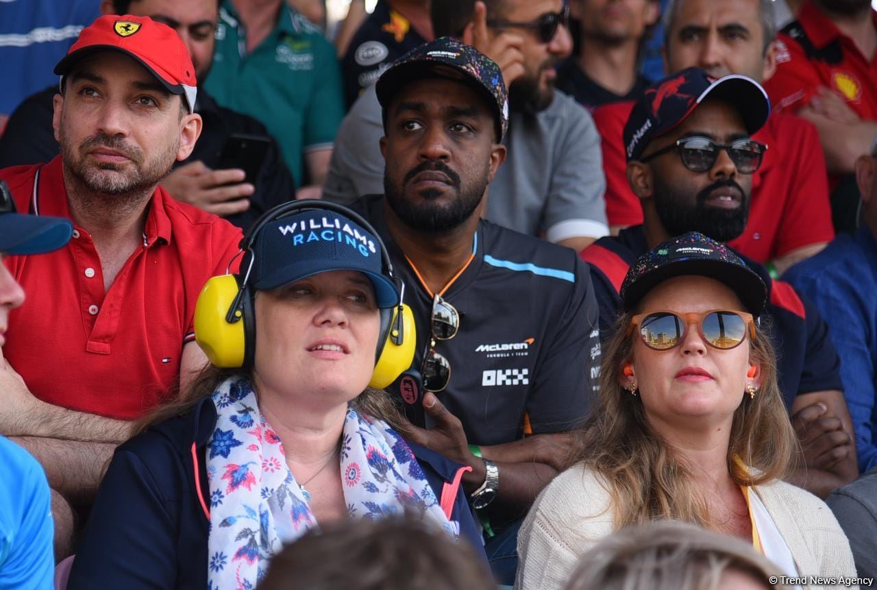 "Formula 1" Azərbaycan Qran Prisi yarışında azarkeşlərin məmnuniyyəti (FOTOLAR)