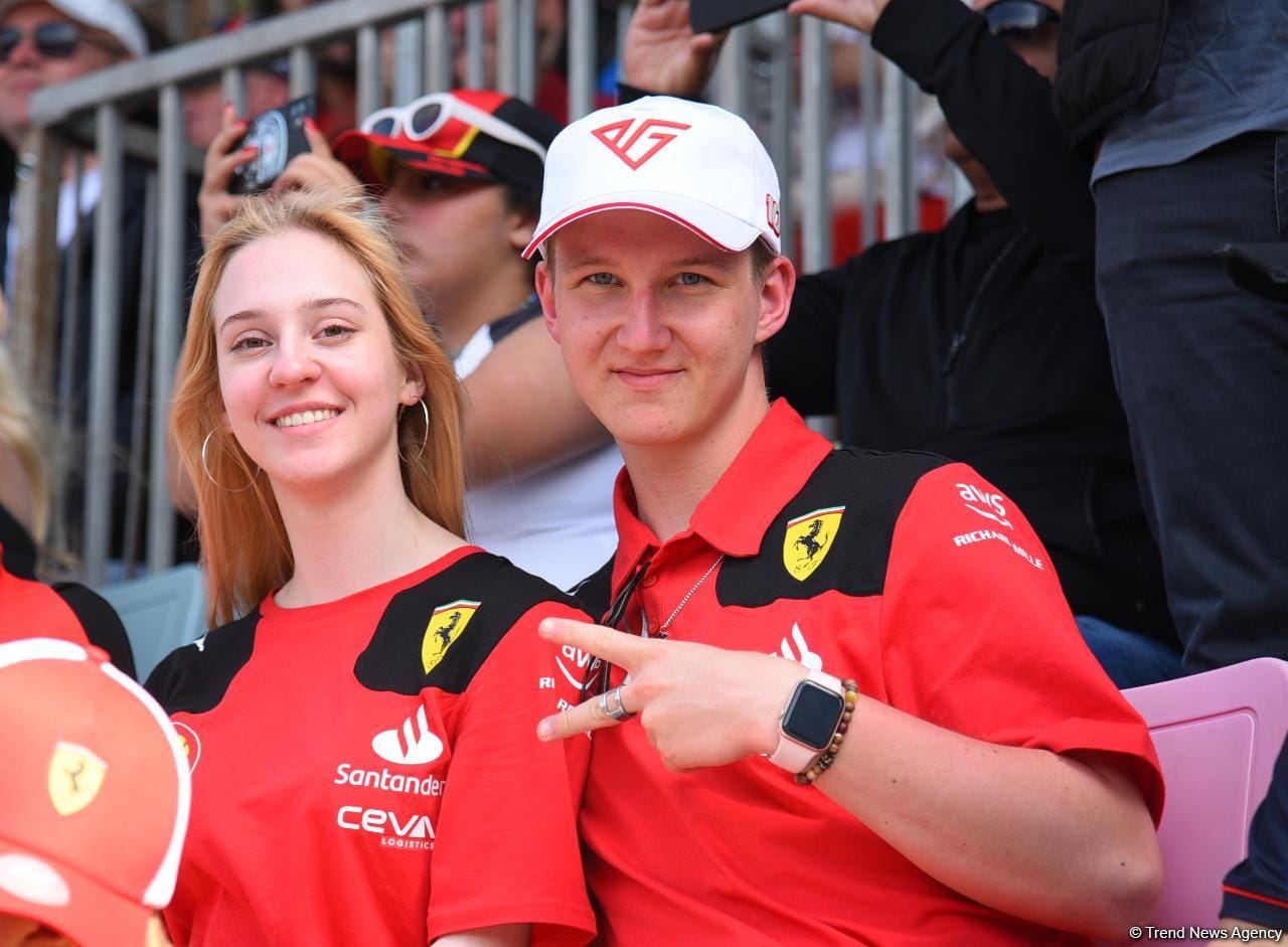 "Formula 1" Azərbaycan Qran Prisi yarışında azarkeşlərin məmnuniyyəti (FOTOLAR)