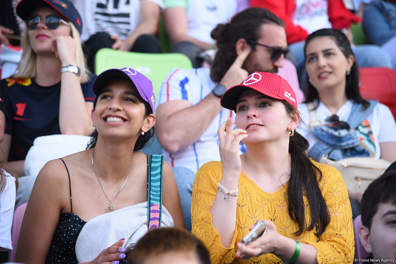 "Formula 1" Azərbaycan Qran Prisi yarışında azarkeşlərin məmnuniyyəti (FOTOLAR)