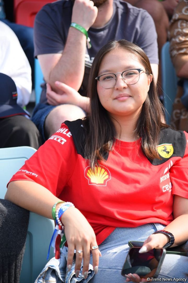 "Formula 1" Azərbaycan Qran Prisi yarışında azarkeşlərin məmnuniyyəti (FOTOLAR)