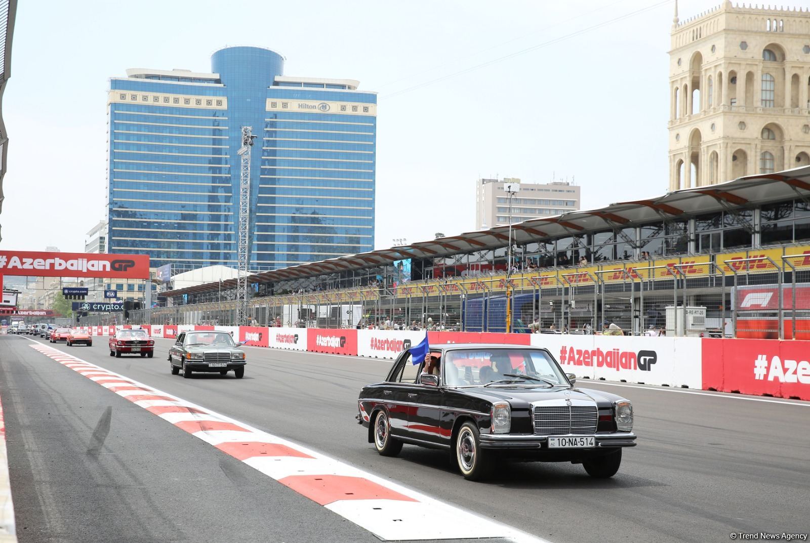 Formula 1 Azərbaycan Qran Prisi çərçivəsində klassik avtomobillərin yürüşü keçirilib (FOTO)
