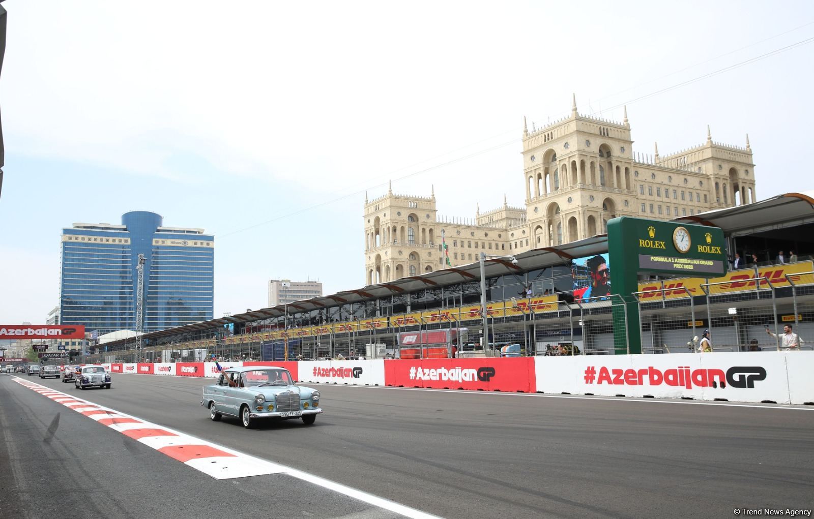 Formula 1 Azərbaycan Qran Prisi çərçivəsində klassik avtomobillərin yürüşü keçirilib (FOTO)
