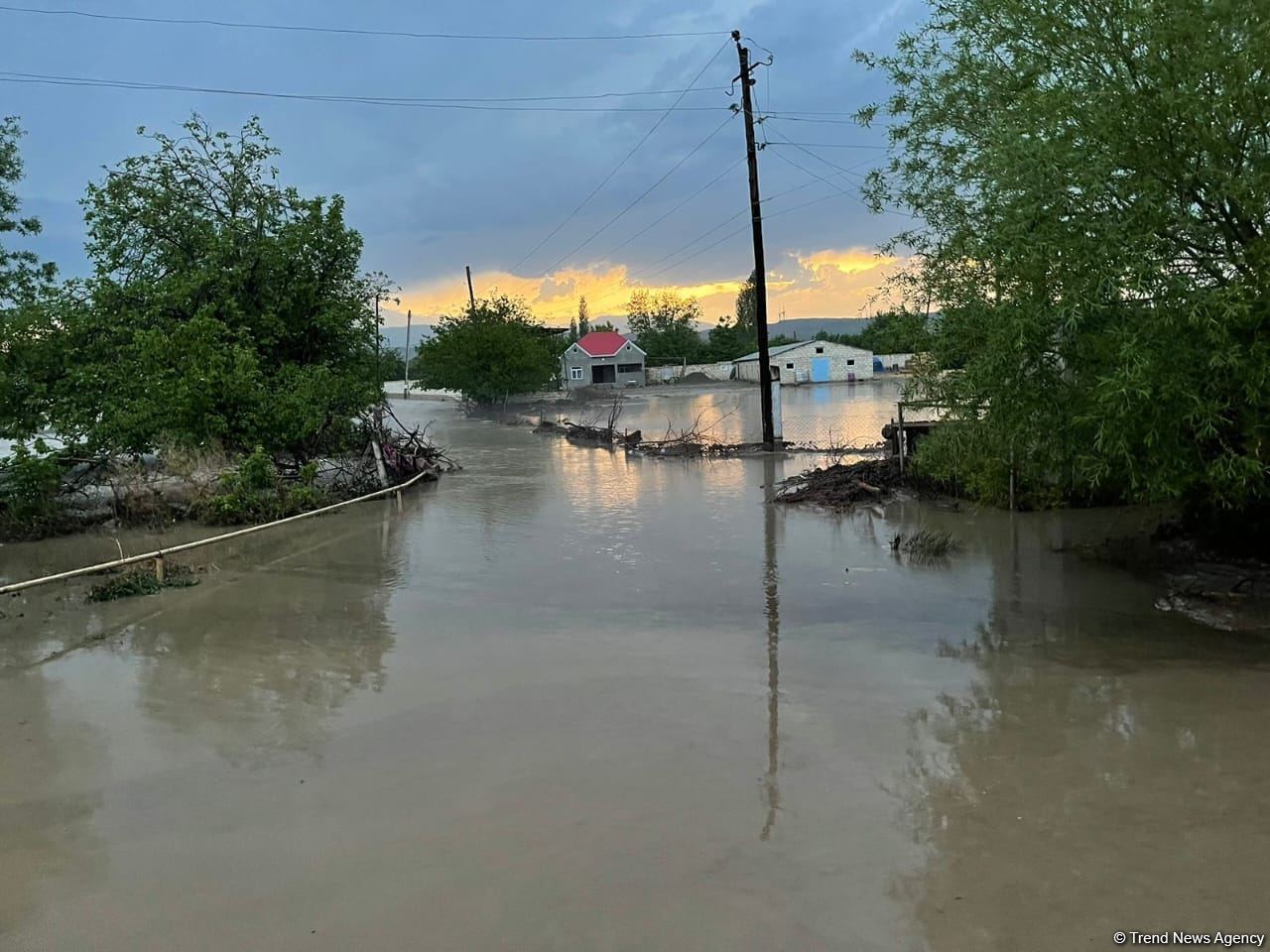 Sel Tərtərdə fəsad törədib (FOTO)