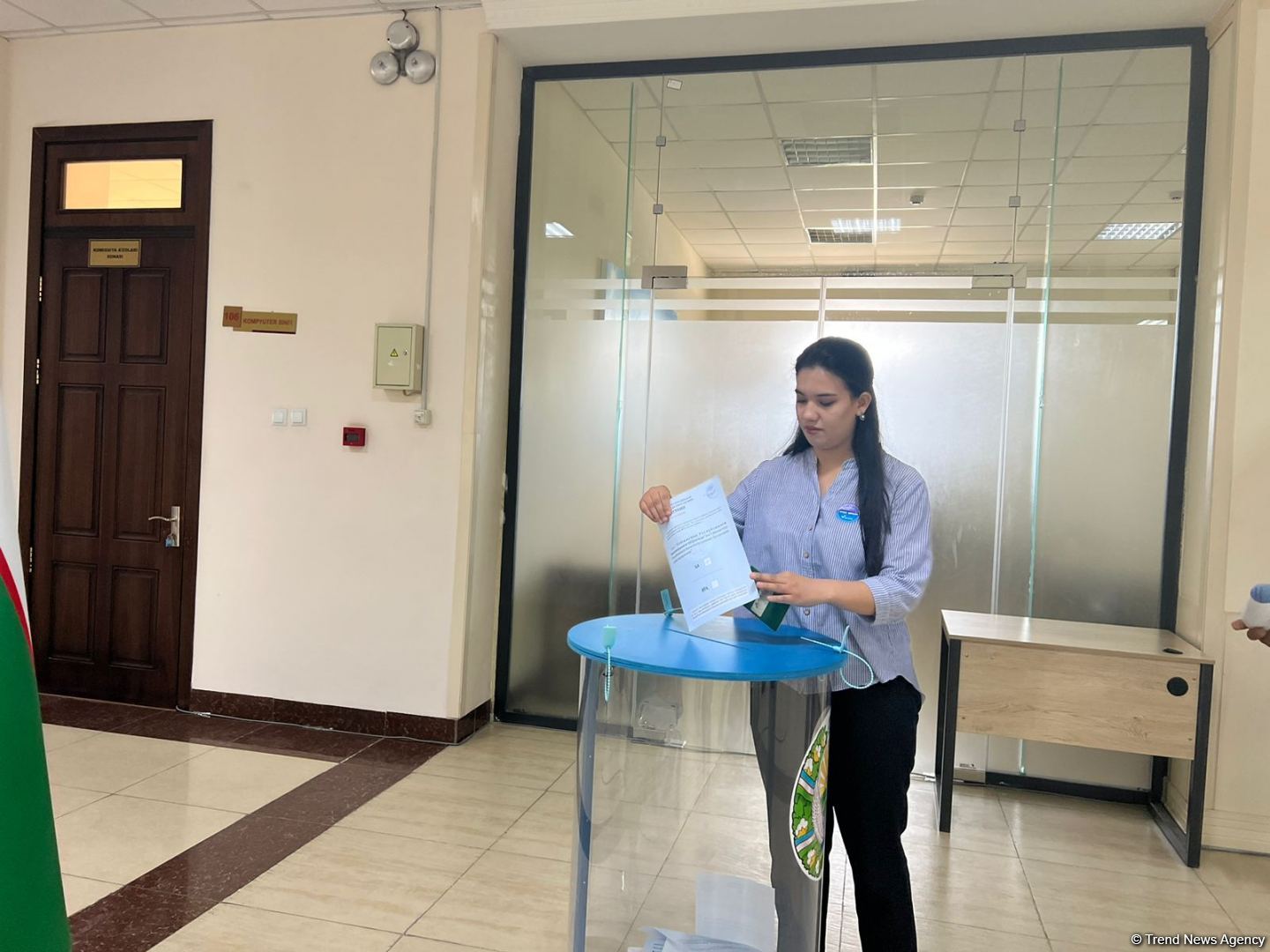 Özbəkistanın Ürgənc şəhərində konstitusiyaya dəyişikliklərlə bağlı səsvermə keçirilir (FOTO)