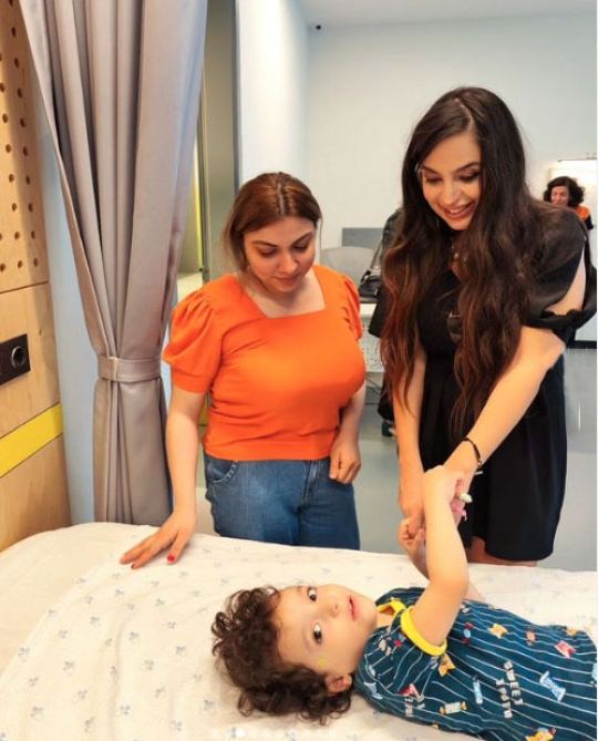 Heydər Əliyev Fondunun vitse-prezidenti Leyla Əliyeva Uşaqların Sağlam Gələcəyi Erkən Müdaxilə Mərkəzində olub (FOTO)