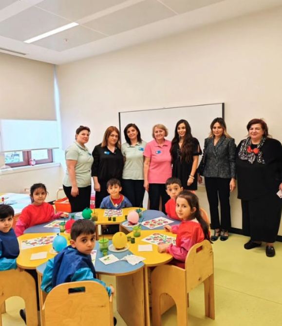 Heydər Əliyev Fondunun vitse-prezidenti Leyla Əliyeva Uşaqların Sağlam Gələcəyi Erkən Müdaxilə Mərkəzində olub (FOTO)