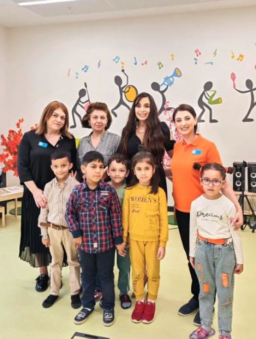 Heydər Əliyev Fondunun vitse-prezidenti Leyla Əliyeva Uşaqların Sağlam Gələcəyi Erkən Müdaxilə Mərkəzində olub (FOTO)