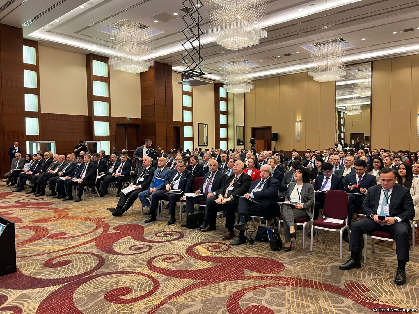 Ümummilli lider Heydər Əliyevin xarici siyasətinin prioritetlər mövzusunda beynəlxalq konfrans keçirilib (FOTO)