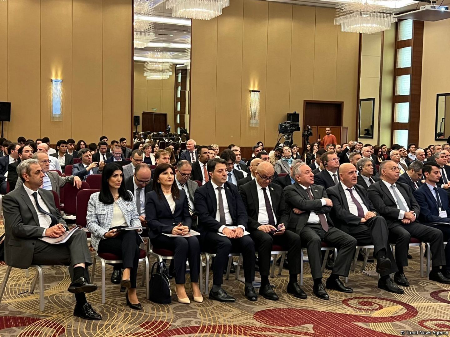Ümummilli lider Heydər Əliyevin xarici siyasətinin prioritetlər mövzusunda beynəlxalq konfrans keçirilib (FOTO)