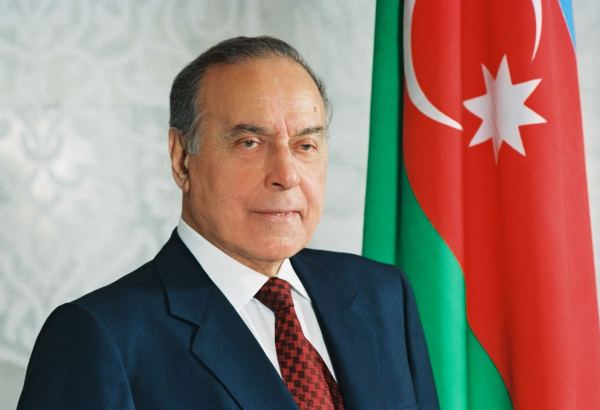 Novruz Aslan Ulu Öndər Heydər Əliyevin xatirəsinə "Ballada" kompozisiyası həsr edib (VİDEO)