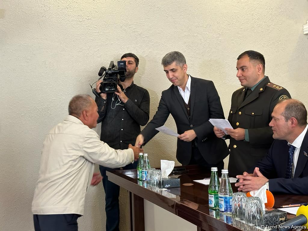 Əfv sərəncamı 17 saylı cəzaçəkmə müəssisəsində də icra edilib (FOTO)