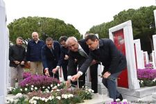 Azərbaycan nümayəndə heyəti Çanaqqalada Azərbaycan şəhidlərinin xatirəsinə ucaldılmış abidəni ziyarət edib (FOTO)