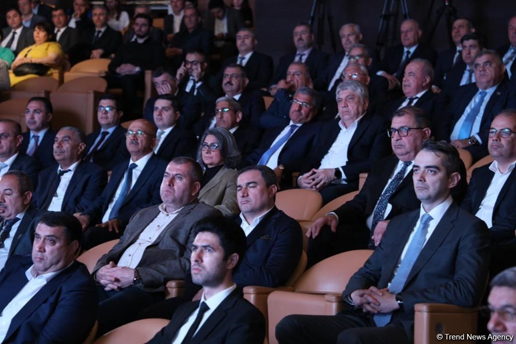 Ulu öndər Heydər Əliyevin və akademik Zərifə Əliyevanın 100 illik yubileyləri münasibətilə “Əbədi sevgi” adlı konsert proqramı təşkil olunub (FOTO)