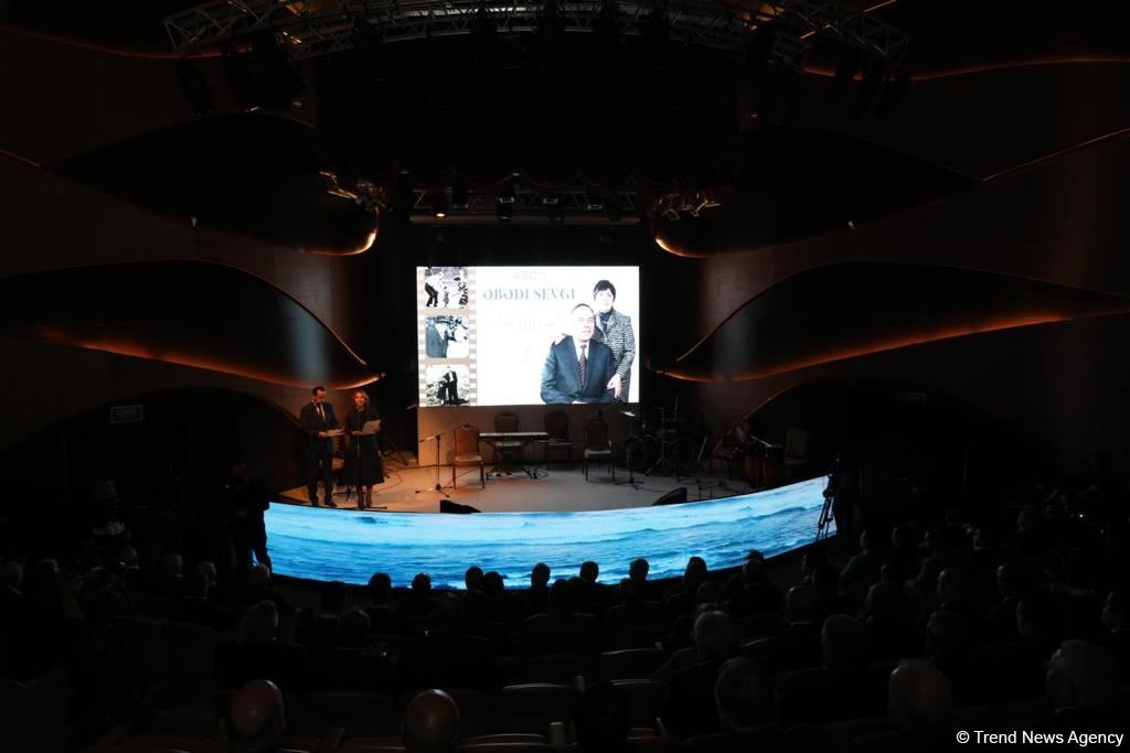 Ulu öndər Heydər Əliyevin və akademik Zərifə Əliyevanın 100 illik yubileyləri münasibətilə “Əbədi sevgi” adlı konsert proqramı təşkil olunub (FOTO)