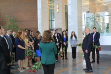 Dövlət Neft Fondunun kollektivi Ulu Öndərin xatirəsini yad edib (FOTO)