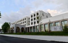 Prezident İlham Əliyev və Birinci xanım Mehriban Əliyeva Şuşa Otel-Konqres Mərkəzi Kompleksinin açılışında iştirak ediblər (YENİLƏNİB) (FOTO/VİDEO)