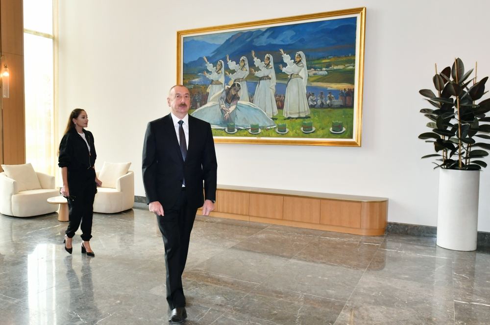 Prezident İlham Əliyev və Birinci xanım Mehriban Əliyeva Şuşa Otel-Konqres Mərkəzi Kompleksinin açılışında iştirak ediblər (YENİLƏNİB) (FOTO/VİDEO)