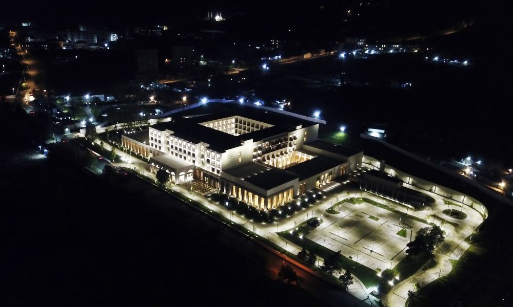 Prezident İlham Əliyev və Birinci xanım Mehriban Əliyeva Şuşa Otel-Konqres Mərkəzi Kompleksinin açılışında iştirak ediblər (YENİLƏNİB) (FOTO/VİDEO)