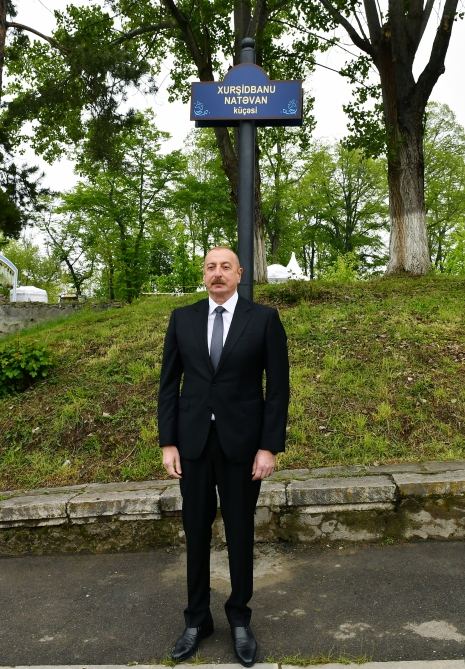 Prezident İlham Əliyev və Birinci xanım Mehriban Əliyeva Şuşada Xurşidbanu Natəvan, Zəfər, Qarabağ və Xan Şuşinski küçələrinin kəsişməsində lövhələrin açılışlarında iştirak ediblər (FOTO/VİDEO) (YENİLƏNİB)