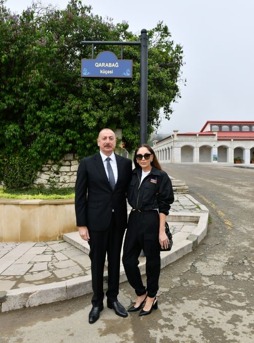 Prezident İlham Əliyev və Birinci xanım Mehriban Əliyeva Şuşada Xurşidbanu Natəvan, Zəfər, Qarabağ və Xan Şuşinski küçələrinin kəsişməsində lövhələrin açılışlarında iştirak ediblər (FOTO/VİDEO) (YENİLƏNİB)