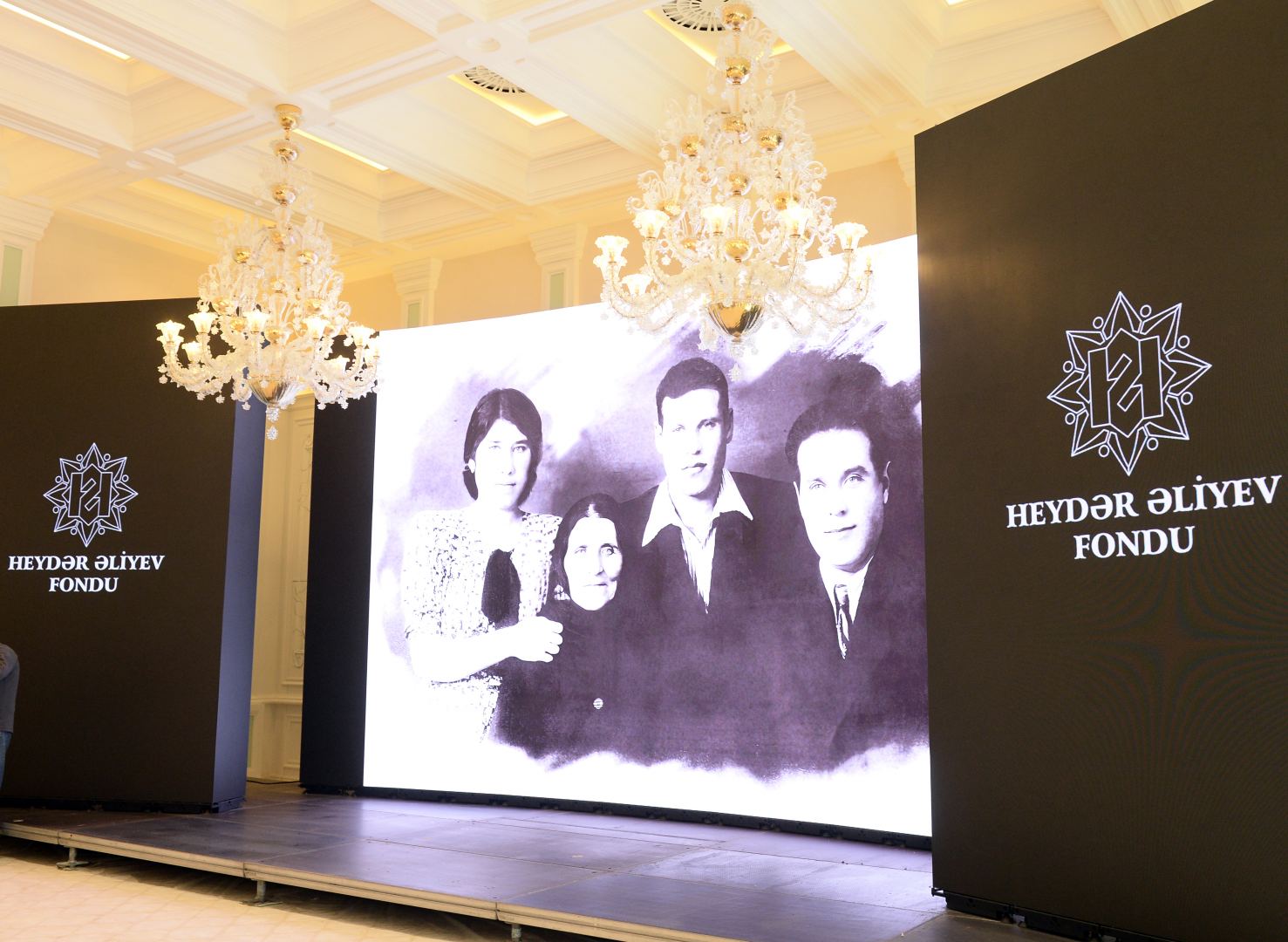 Şuşada Ulu Öndər Heydər Əliyevin 100 illiyi münasibətilə film nümayiş olunub (FOTO)